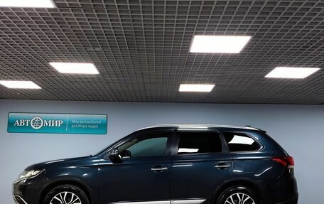 Mitsubishi Outlander III рестайлинг 3, 2018 год, 2 470 000 рублей, 8 фотография