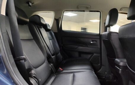 Mitsubishi Outlander III рестайлинг 3, 2018 год, 2 470 000 рублей, 14 фотография