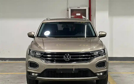 Volkswagen T-Roc I, 2022 год, 1 710 555 рублей, 3 фотография
