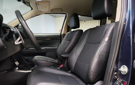 Mitsubishi Outlander III рестайлинг 3, 2018 год, 2 470 000 рублей, 10 фотография