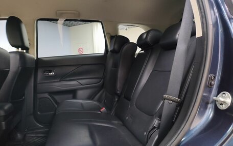 Mitsubishi Outlander III рестайлинг 3, 2018 год, 2 470 000 рублей, 11 фотография