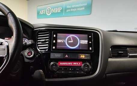 Mitsubishi Outlander III рестайлинг 3, 2018 год, 2 470 000 рублей, 17 фотография
