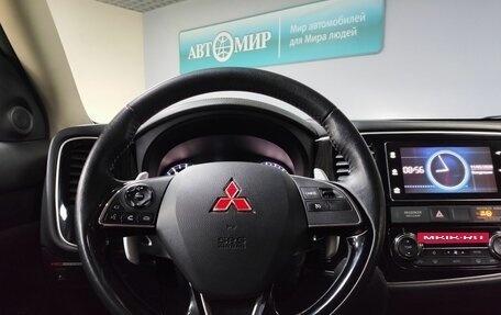 Mitsubishi Outlander III рестайлинг 3, 2018 год, 2 470 000 рублей, 15 фотография