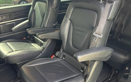 Mercedes-Benz V-Класс, 2019 год, 4 550 000 рублей, 8 фотография