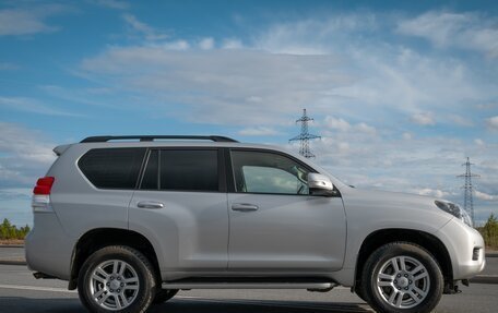 Toyota Land Cruiser Prado 150 рестайлинг 2, 2010 год, 3 000 000 рублей, 6 фотография