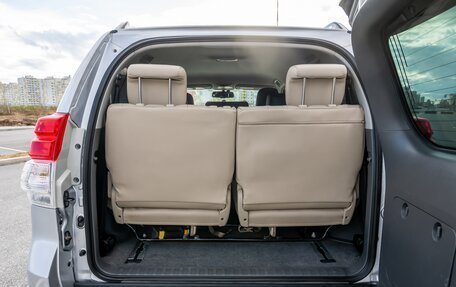 Toyota Land Cruiser Prado 150 рестайлинг 2, 2010 год, 3 000 000 рублей, 18 фотография