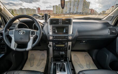Toyota Land Cruiser Prado 150 рестайлинг 2, 2010 год, 3 000 000 рублей, 23 фотография