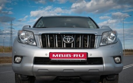 Toyota Land Cruiser Prado 150 рестайлинг 2, 2010 год, 3 000 000 рублей, 27 фотография