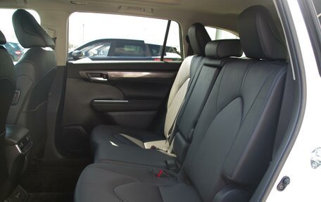 Toyota Highlander, 2026 год, 5 980 000 рублей, 8 фотография