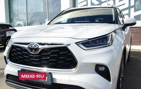 Toyota Highlander, 2026 год, 5 980 000 рублей, 32 фотография