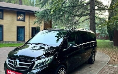 Mercedes-Benz V-Класс, 2016 год, 4 750 000 рублей, 3 фотография