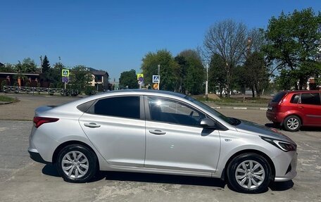 Hyundai Solaris II рестайлинг, 2021 год, 1 730 000 рублей, 3 фотография