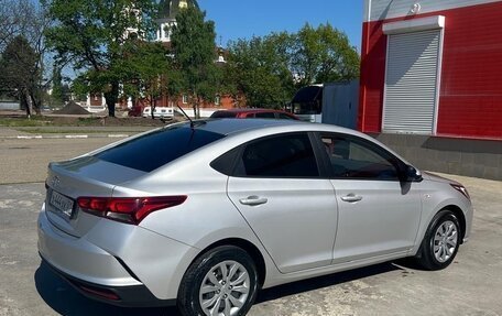 Hyundai Solaris II рестайлинг, 2021 год, 1 730 000 рублей, 4 фотография