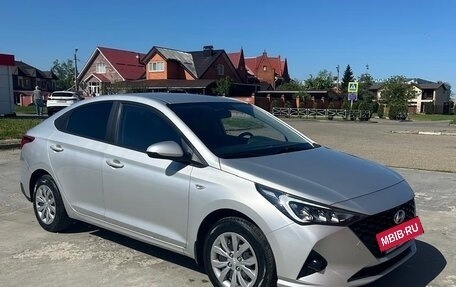 Hyundai Solaris II рестайлинг, 2021 год, 1 730 000 рублей, 2 фотография