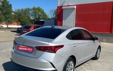 Hyundai Solaris II рестайлинг, 2021 год, 1 730 000 рублей, 5 фотография