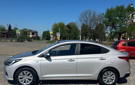 Hyundai Solaris II рестайлинг, 2021 год, 1 730 000 рублей, 12 фотография