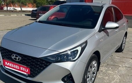 Hyundai Solaris II рестайлинг, 2021 год, 1 730 000 рублей, 10 фотография