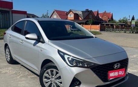 Hyundai Solaris II рестайлинг, 2021 год, 1 730 000 рублей, 9 фотография