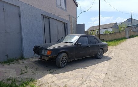 Mercedes-Benz W124, 1987 год, 160 000 рублей, 1 фотография