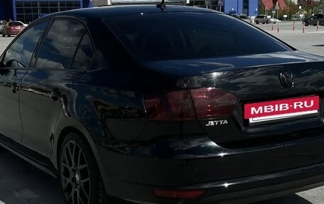 Volkswagen Jetta VI, 2012 год, 900 000 рублей, 3 фотография