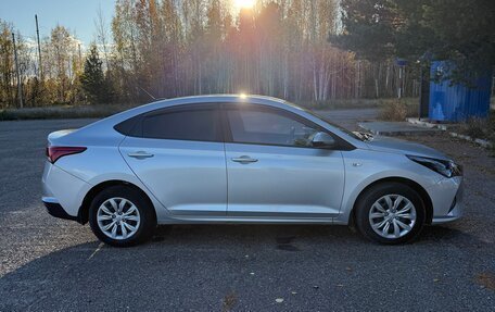 Hyundai Solaris II рестайлинг, 2022 год, 1 680 000 рублей, 3 фотография