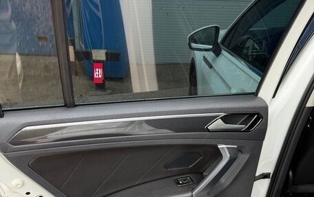 Volkswagen Tiguan II, 2021 год, 3 700 000 рублей, 13 фотография