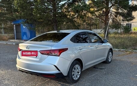 Hyundai Solaris II рестайлинг, 2022 год, 1 680 000 рублей, 4 фотография