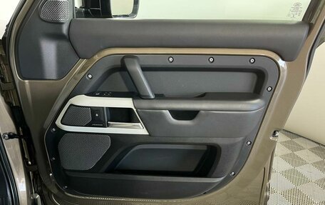 Land Rover Defender II, 2021 год, 6 399 000 рублей, 31 фотография