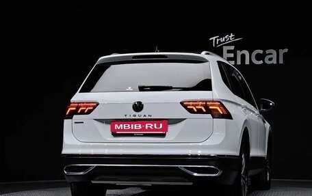 Volkswagen Tiguan II, 2023 год, 3 450 077 рублей, 3 фотография
