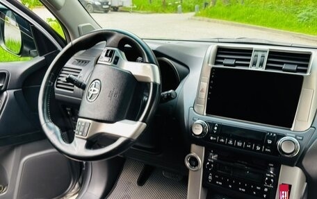 Toyota Land Cruiser Prado 150 рестайлинг 2, 2011 год, 3 000 000 рублей, 5 фотография