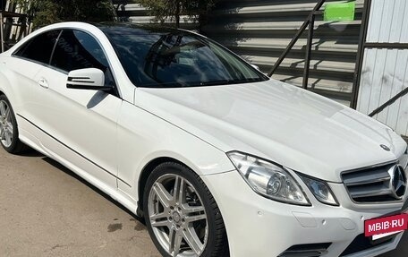 Mercedes-Benz E-Класс, 2013 год, 1 950 000 рублей, 3 фотография