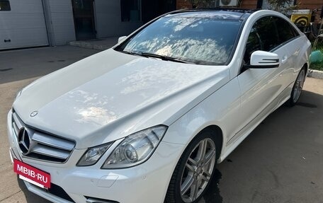 Mercedes-Benz E-Класс, 2013 год, 1 950 000 рублей, 2 фотография