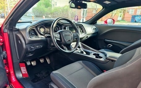 Dodge Challenger III рестайлинг 2, 2015 год, 4 750 000 рублей, 10 фотография