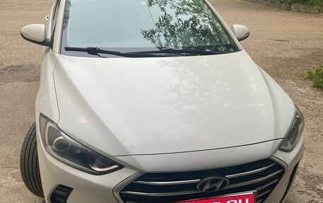 Hyundai Elantra VI рестайлинг, 2018 год, 1 340 000 рублей, 9 фотография