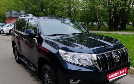 Toyota Land Cruiser Prado 150 рестайлинг 2, 2018 год, 4 300 000 рублей, 2 фотография