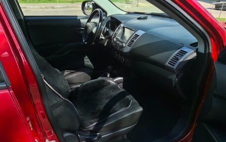 Mitsubishi Outlander III рестайлинг 3, 2011 год, 1 000 000 рублей, 10 фотография
