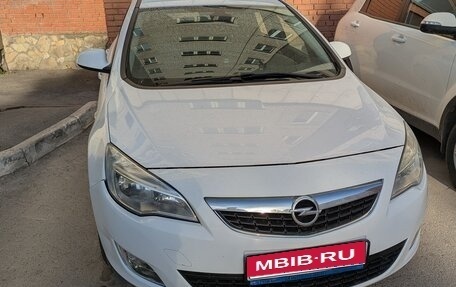 Opel Astra J, 2011 год, 1 000 000 рублей, 1 фотография