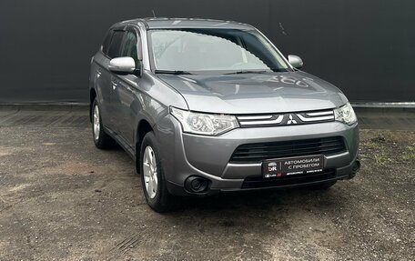 Mitsubishi Outlander III рестайлинг 3, 2013 год, 1 350 000 рублей, 3 фотография