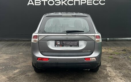 Mitsubishi Outlander III рестайлинг 3, 2013 год, 1 350 000 рублей, 6 фотография