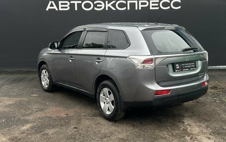Mitsubishi Outlander III рестайлинг 3, 2013 год, 1 350 000 рублей, 7 фотография