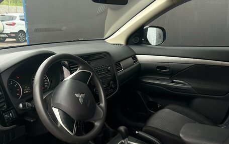Mitsubishi Outlander III рестайлинг 3, 2013 год, 1 350 000 рублей, 15 фотография
