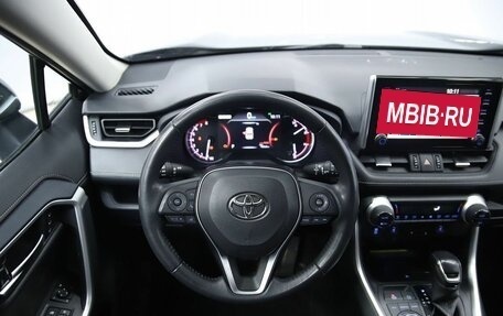 Toyota RAV4, 2021 год, 3 230 000 рублей, 13 фотография
