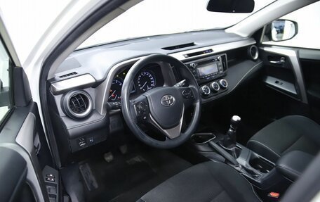 Toyota RAV4, 2016 год, 2 140 000 рублей, 10 фотография