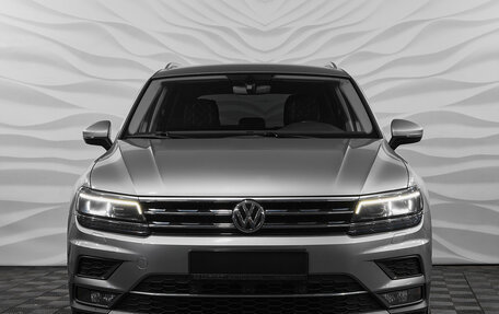 Volkswagen Tiguan II, 2017 год, 2 199 000 рублей, 2 фотография