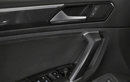 Volkswagen Tiguan II, 2017 год, 2 199 000 рублей, 8 фотография