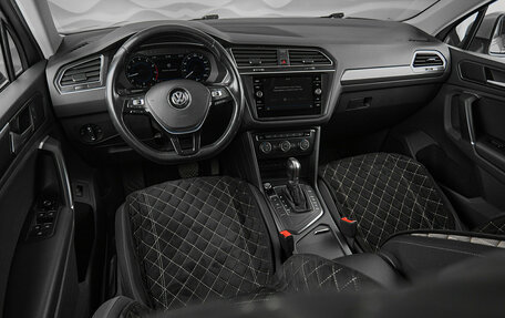 Volkswagen Tiguan II, 2017 год, 2 199 000 рублей, 9 фотография