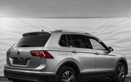 Volkswagen Tiguan II, 2017 год, 2 199 000 рублей, 4 фотография