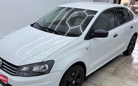 Volkswagen Polo VI (EU Market), 2015 год, 940 000 рублей, 1 фотография