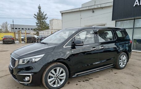 KIA Carnival III, 2017 год, 2 499 000 рублей, 1 фотография