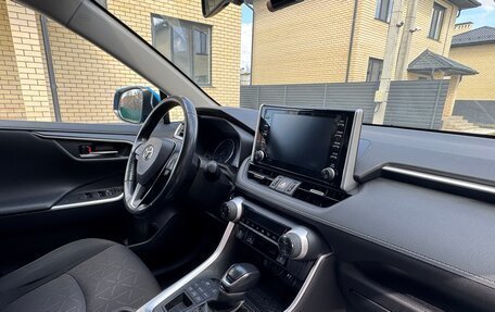 Toyota RAV4, 2019 год, 3 350 000 рублей, 11 фотография